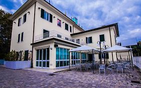 Hotel Butterfly Torre Del Lago