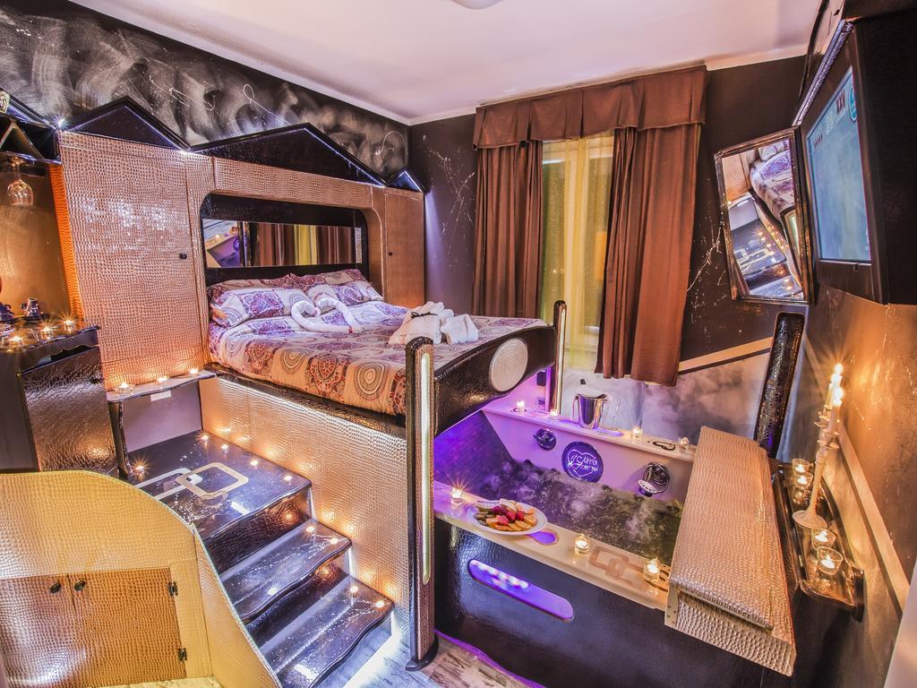 Hotel Butterfly Торре-дель-Лаго-Пуччини Экстерьер фото