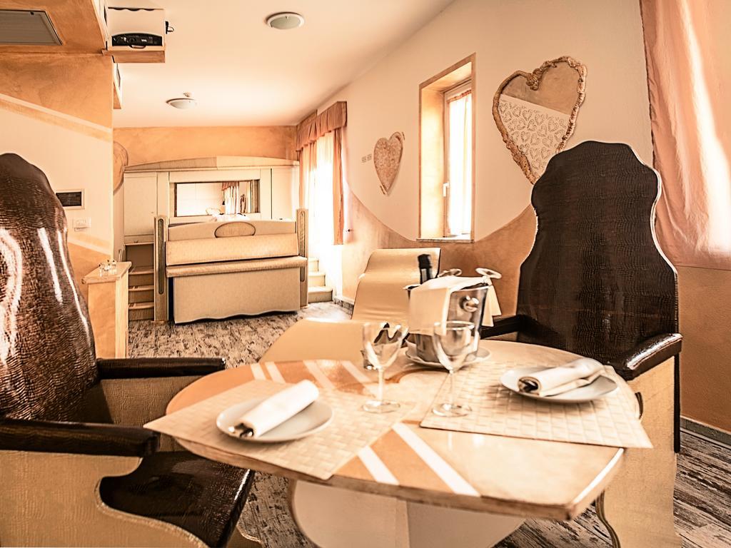 Hotel Butterfly Торре-дель-Лаго-Пуччини Экстерьер фото