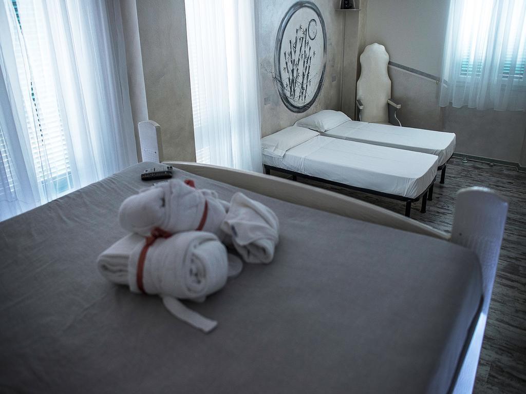 Hotel Butterfly Торре-дель-Лаго-Пуччини Экстерьер фото